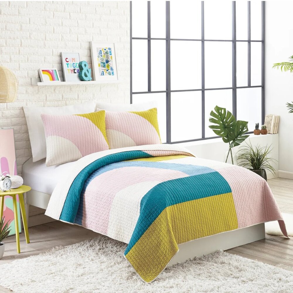 Makers Collective - Modshapes Quilt Set in King Size